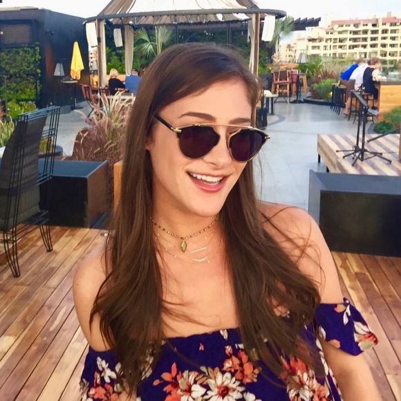 Meet your Posher, Amy - Picture 1 of 1